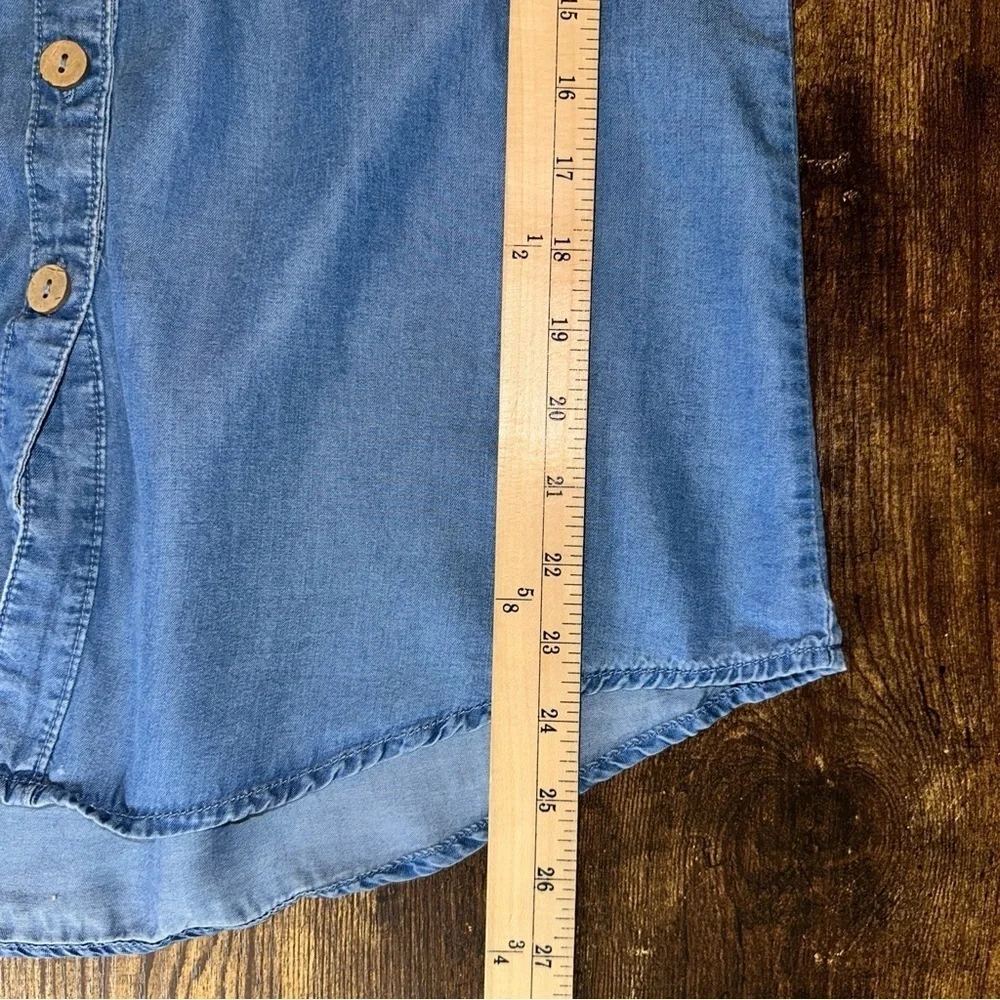 Haute Monde Top Womens Small Blue Chambray Collared Relaxed Fit Shirt Feminine